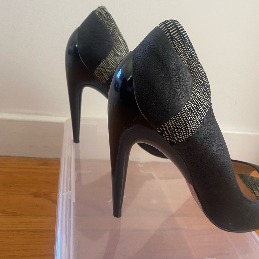 L.A.M.B by Gwen Stefani Leather Open Toe Shoes - Picture 2 of 6